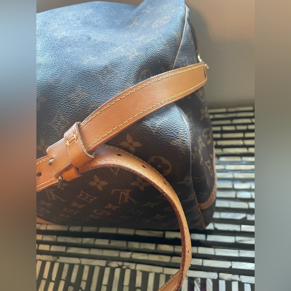 Louis Vuitton Brown Monogram Keepall Travel Duffle with Tan Leather Trim - Picture 7 of 12